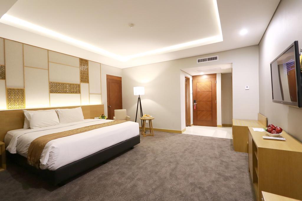 Patra Semarang Hotel & Convention Exterior foto