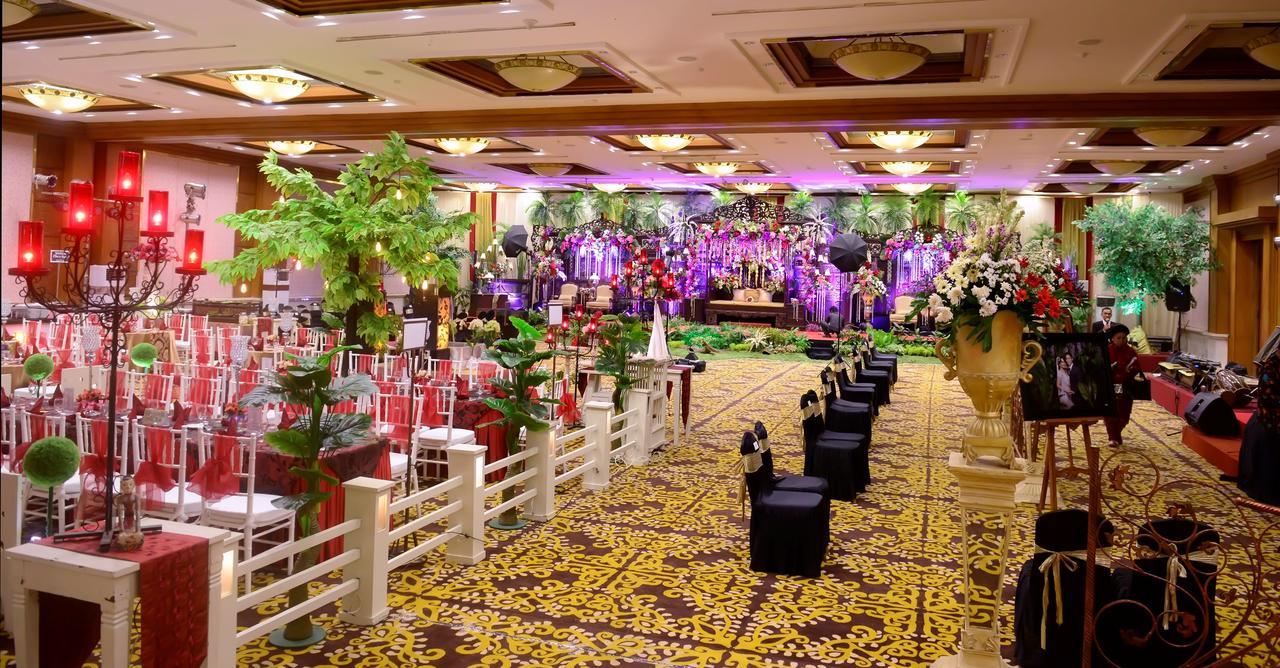 Patra Semarang Hotel & Convention Exterior foto