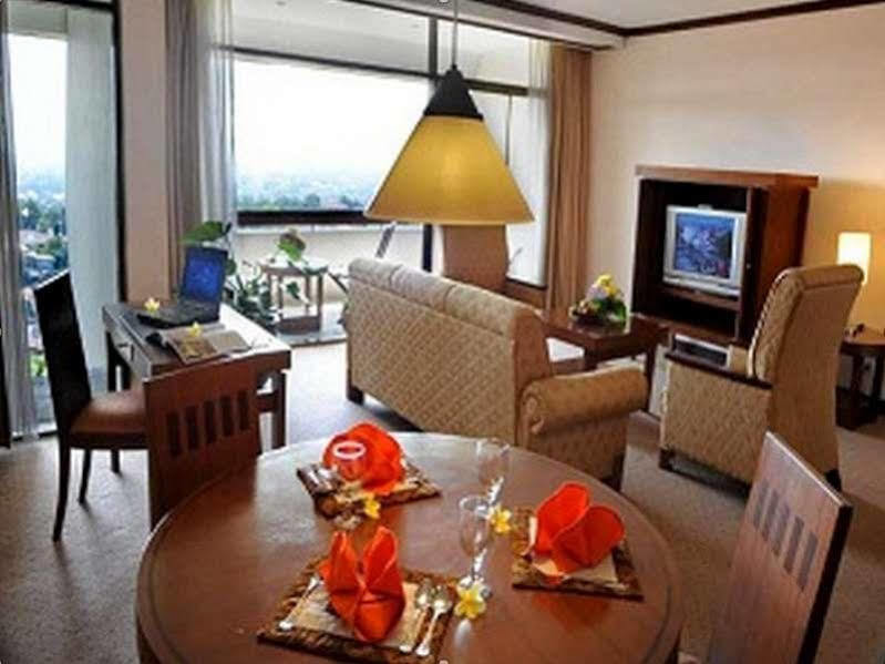 Patra Semarang Hotel & Convention Exterior foto